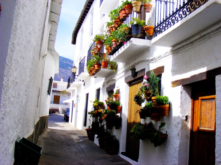 calle pueblo alpujarra